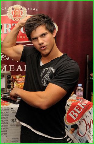 taylor lautner/jacob black (wow)