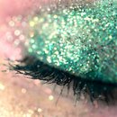 glitters