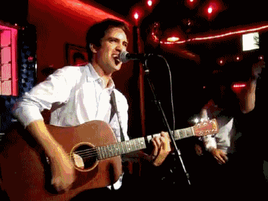 ZOMG, IT'S PETE WENTZ RUNNING AT BRENDON URIE!
